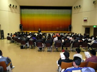 抽選会会場